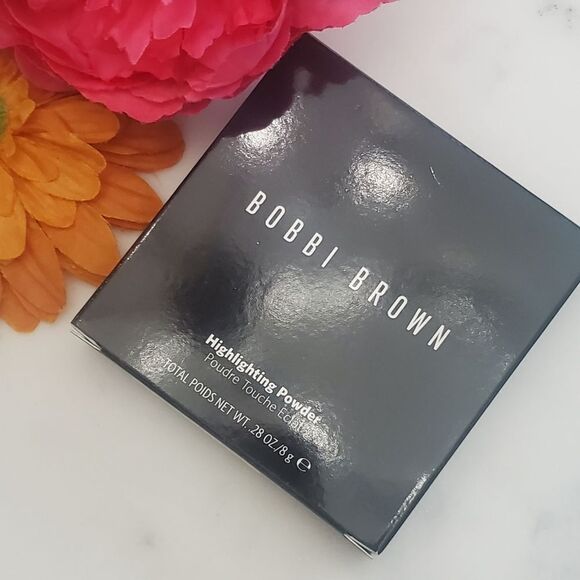 Bobbi Brown Quartz Glow Highlighter (Champagne) - Picture 13 of 17
